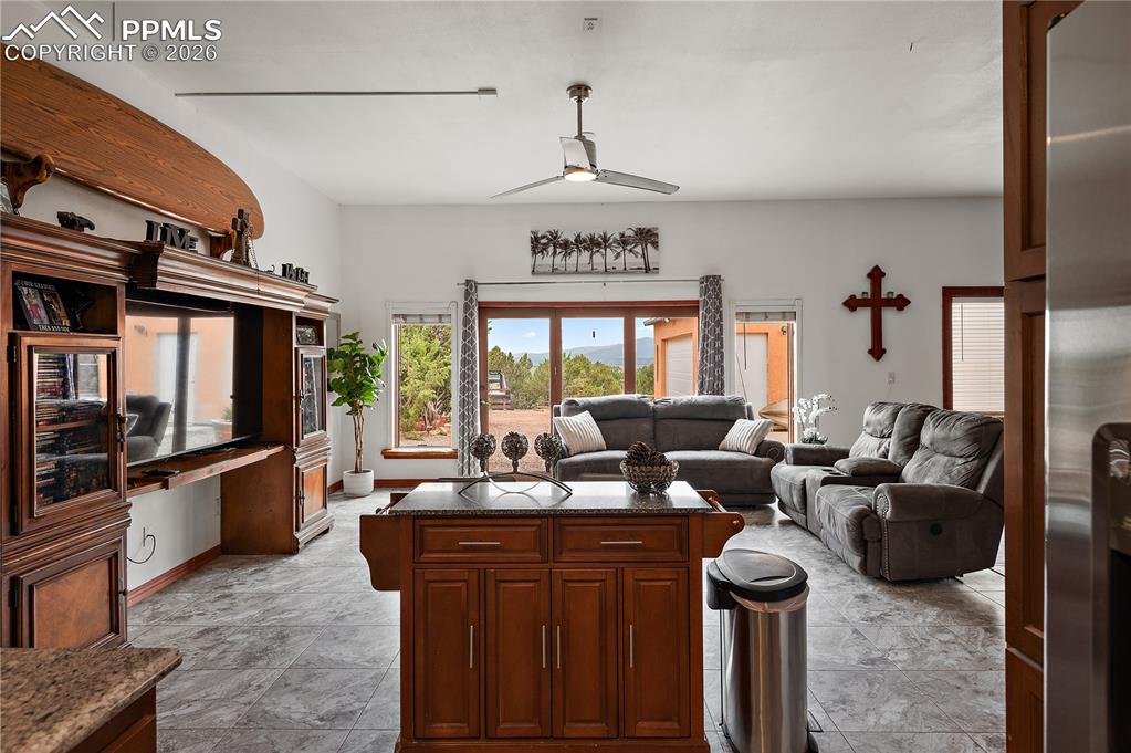 Image 15 of 20: Living Room