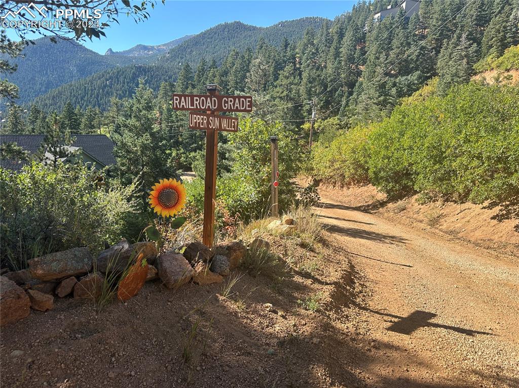 Image 13 of 19: Intersection to Upper Sun Valley