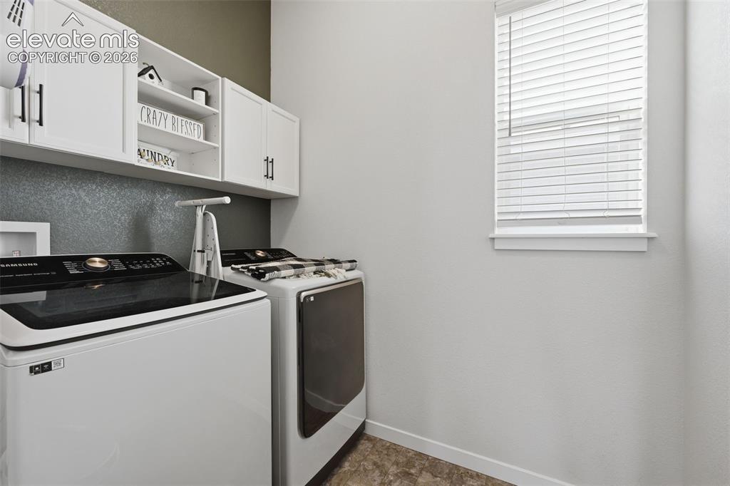 Image 15 of 40: Laundry
