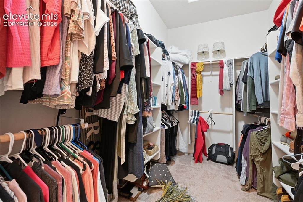 Image 22 of 40: Closet