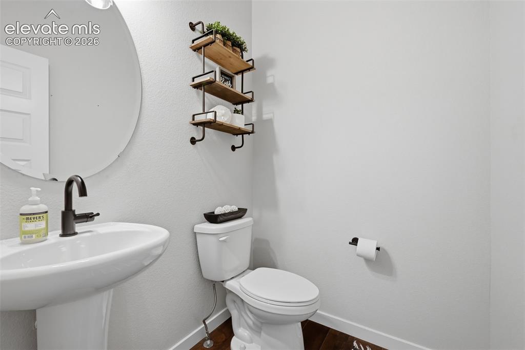 Image 32 of 40: Bathroom
