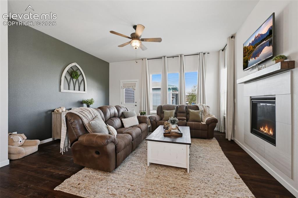 Image 9 of 40: Living Room