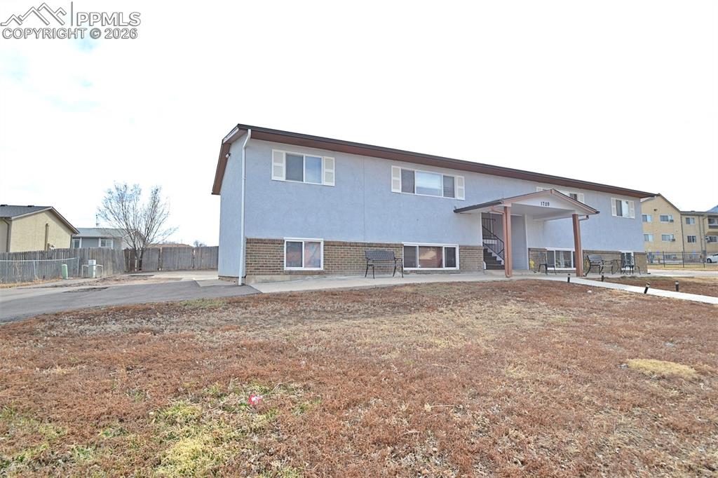 Image 3 of 27: Front of Structure