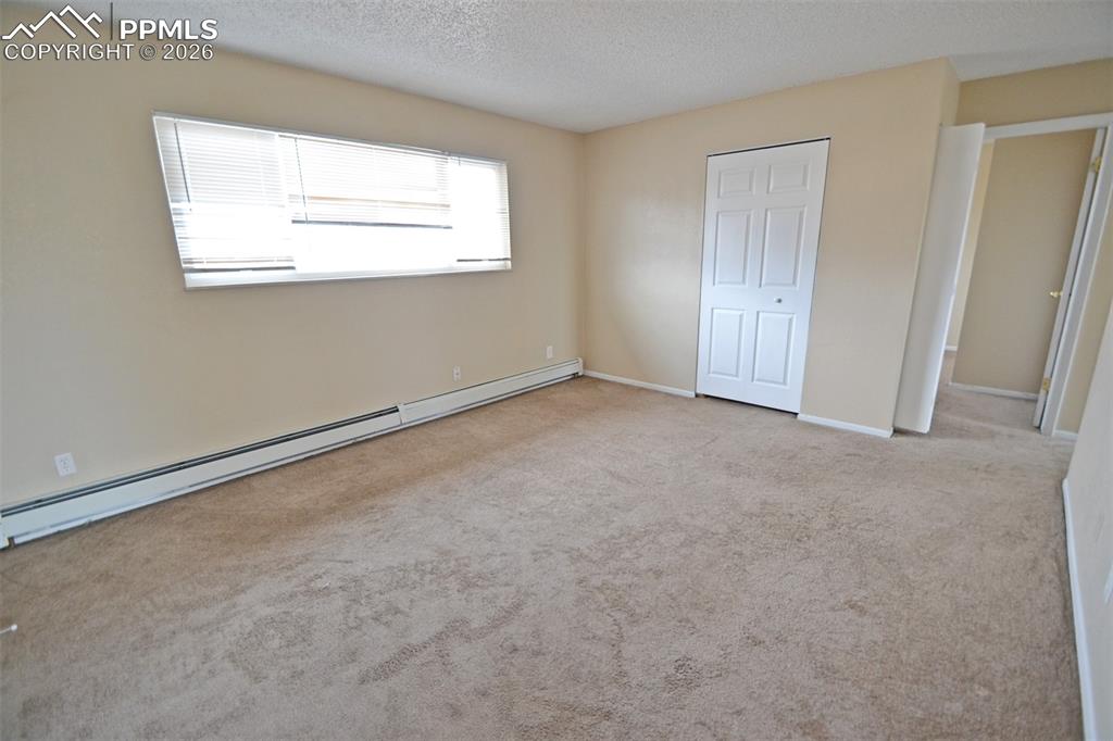 Image 7 of 27: Bedroom