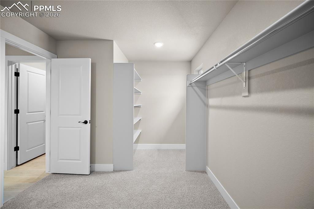 Image 38 of 49: Closet