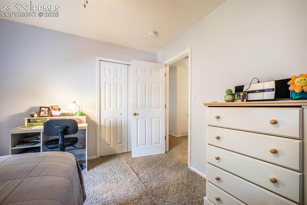 Image 17 of 35: Bedroom