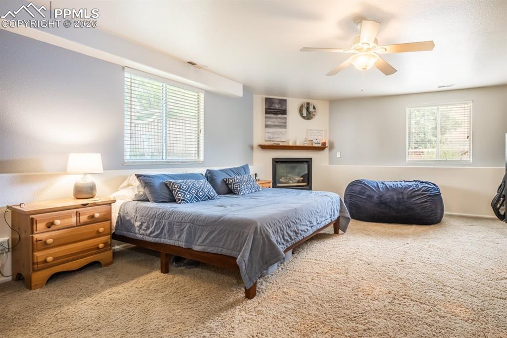 Image 23 of 35: Bedroom