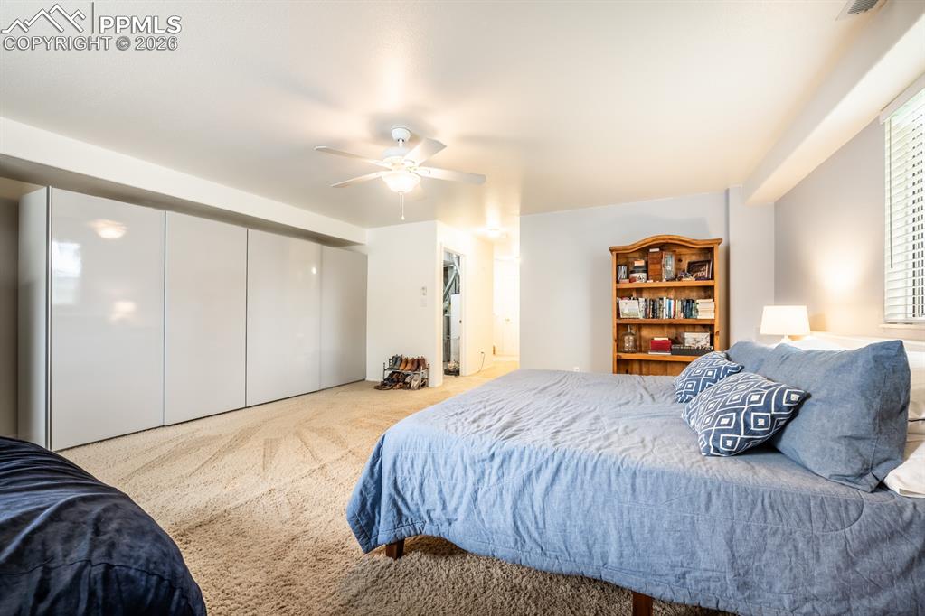 Image 24 of 35: Bedroom