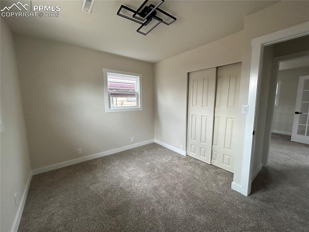 Image 35 of 42: Bedroom