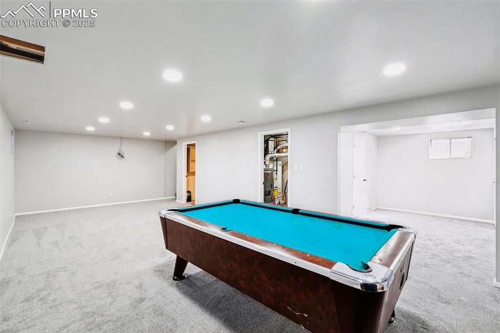 Image 30 of 43: Family Room