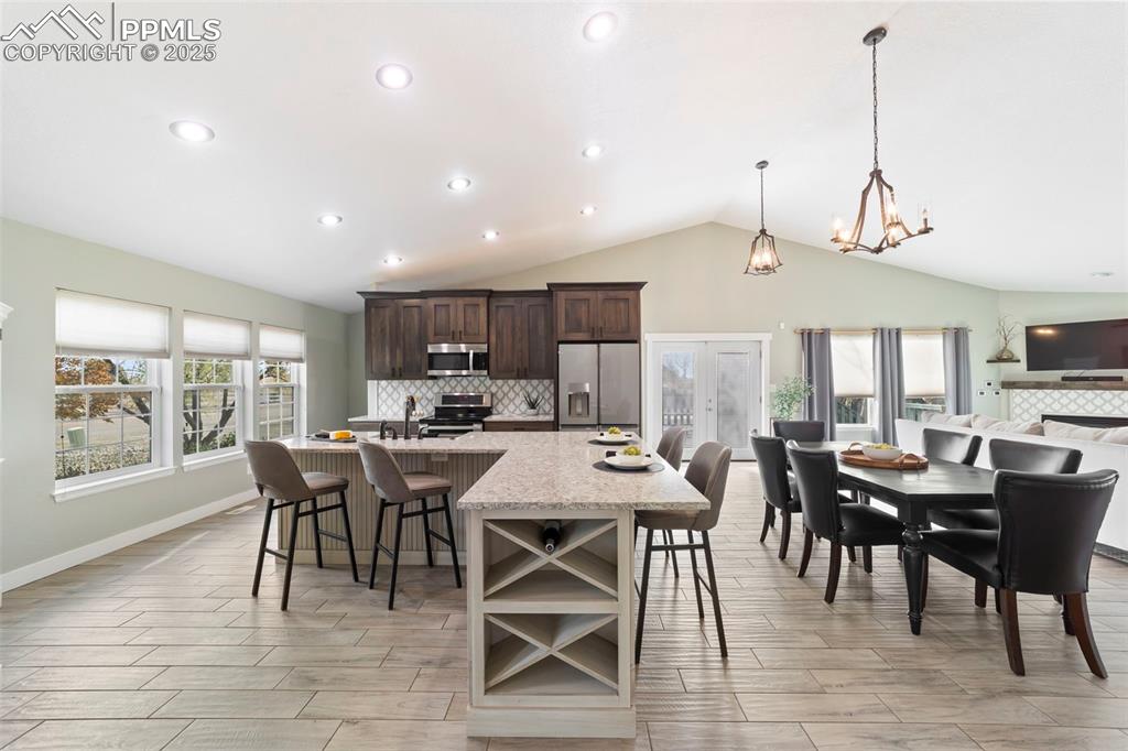 Image 13 of 50: Kitchen