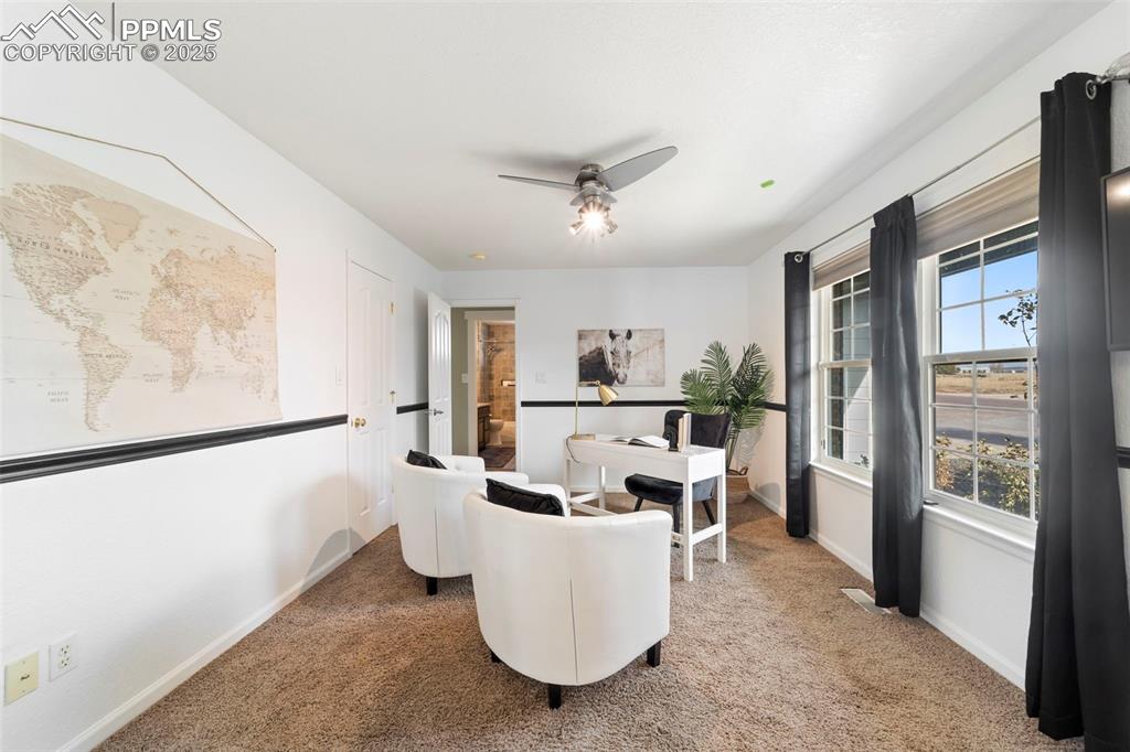 Image 14 of 50: Sitting Room