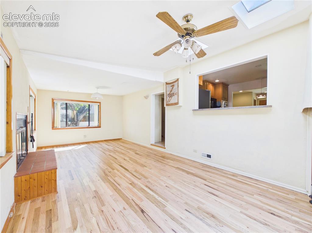 Image 16 of 45: Living Room