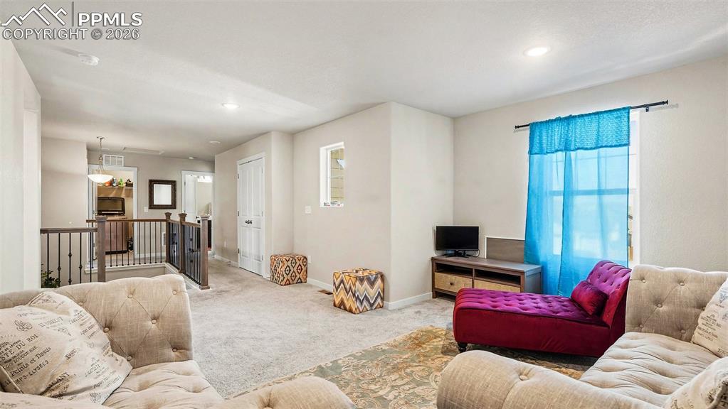 Image 22 of 44: Loft