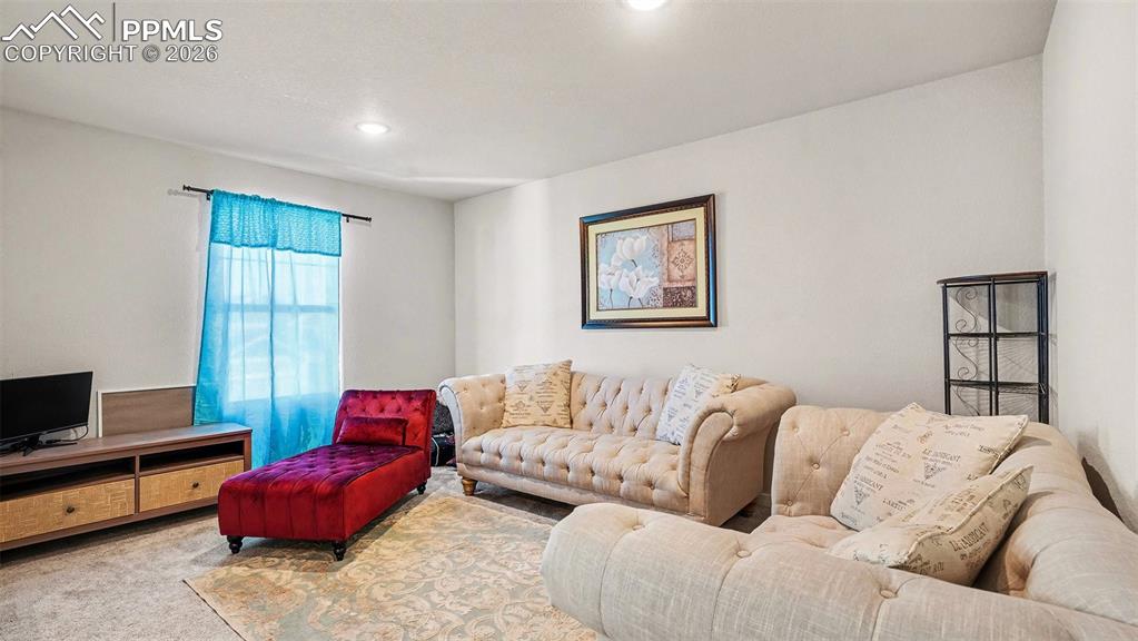 Image 23 of 44: Loft