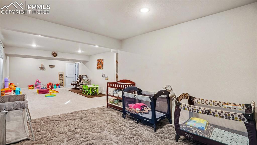 Image 33 of 44: Family Room