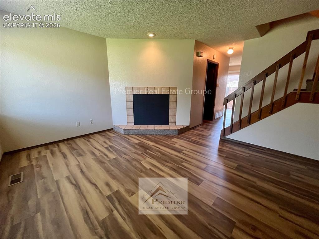 Image 6 of 15: Living Room