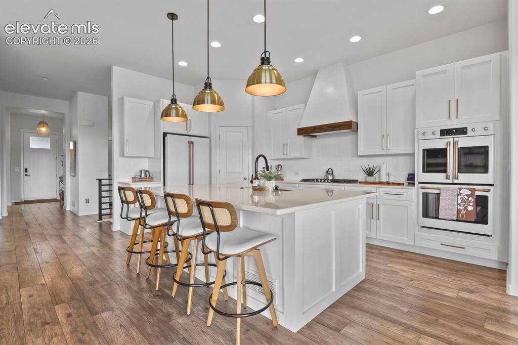 Image 8 of 50: Kitchen
