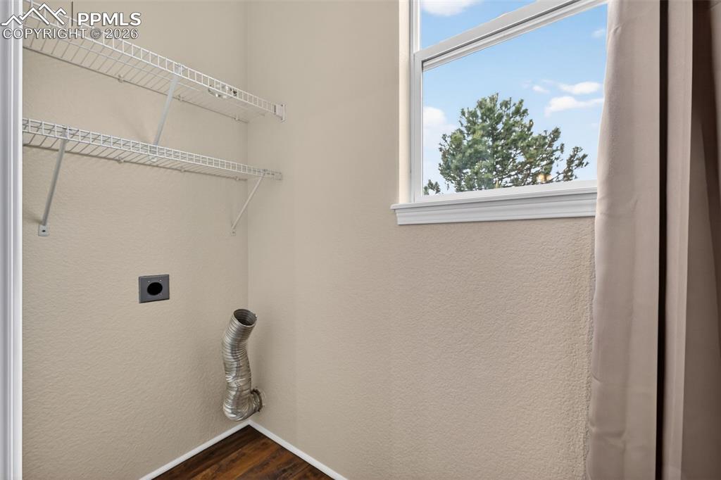 Image 27 of 38: Laundry