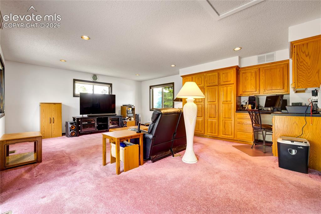 Image 17 of 50: Living Room