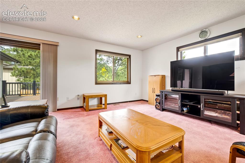Image 18 of 50: Living Room