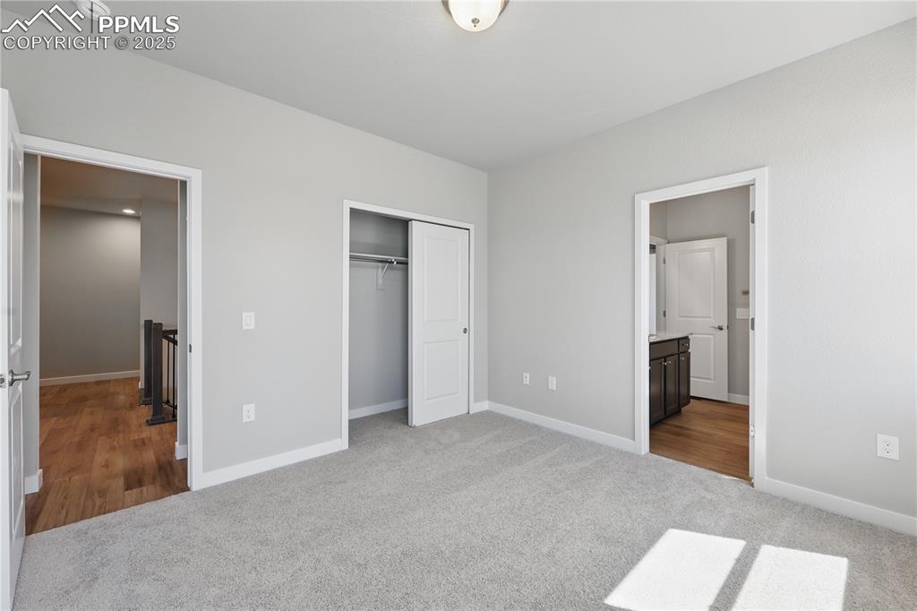 Image 7 of 22: Bedroom