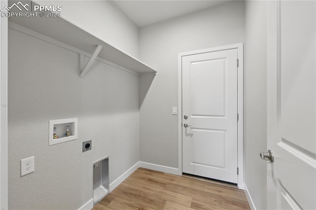 Image 9 of 22: Laundry