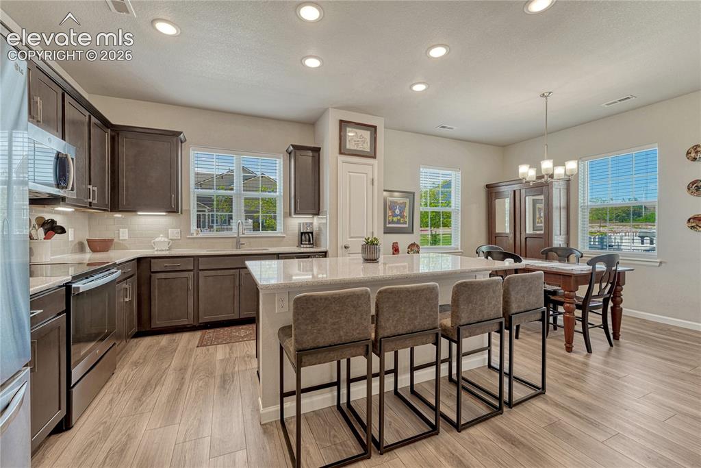 Image 6 of 31: Kitchen