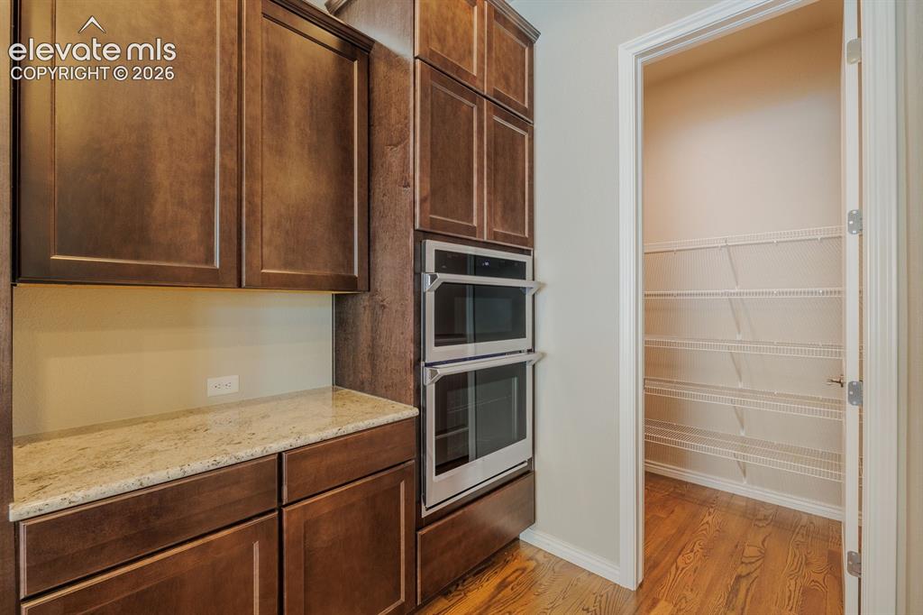 Image 16 of 47: Double ovens