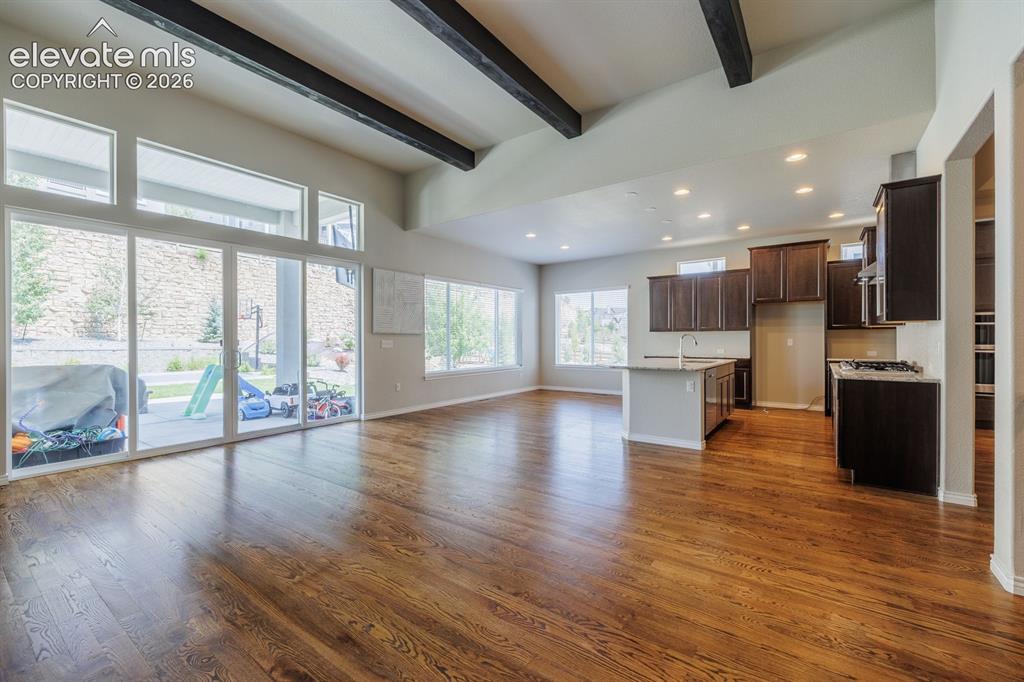Image 19 of 47: Living room -kitche area