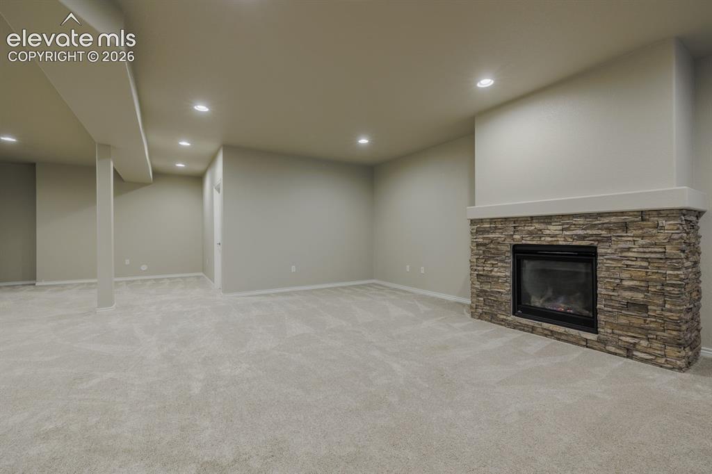 Image 32 of 47: with gas fireplace