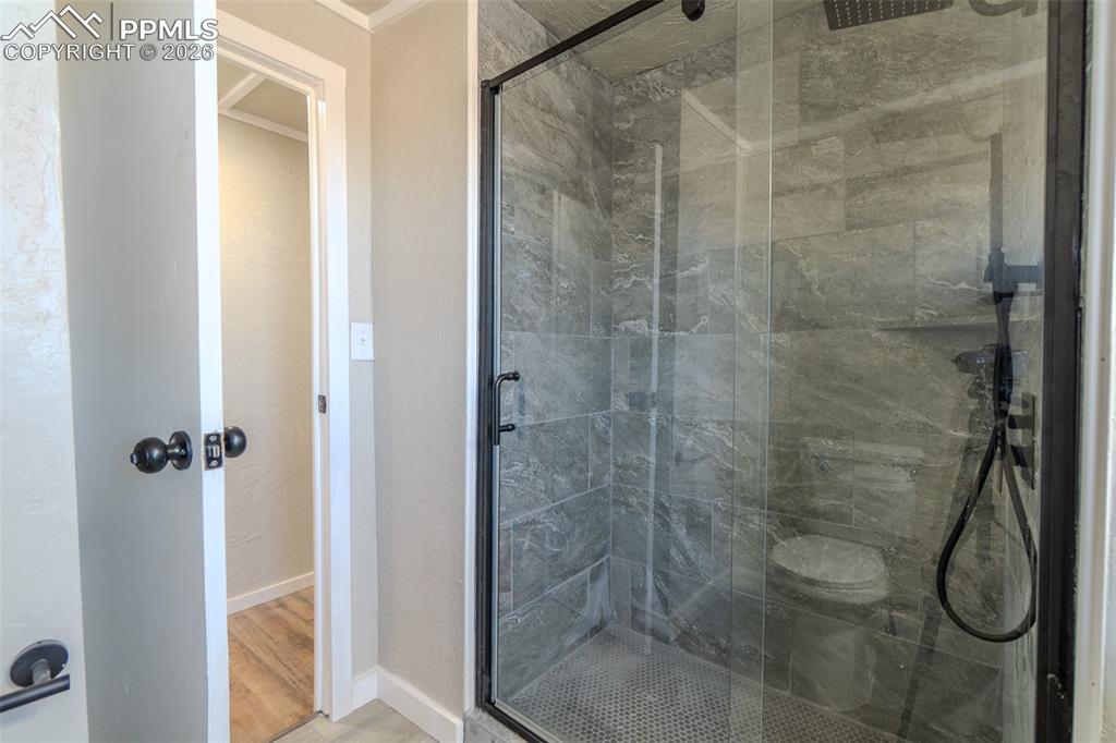 Image 11 of 37: Bathroom