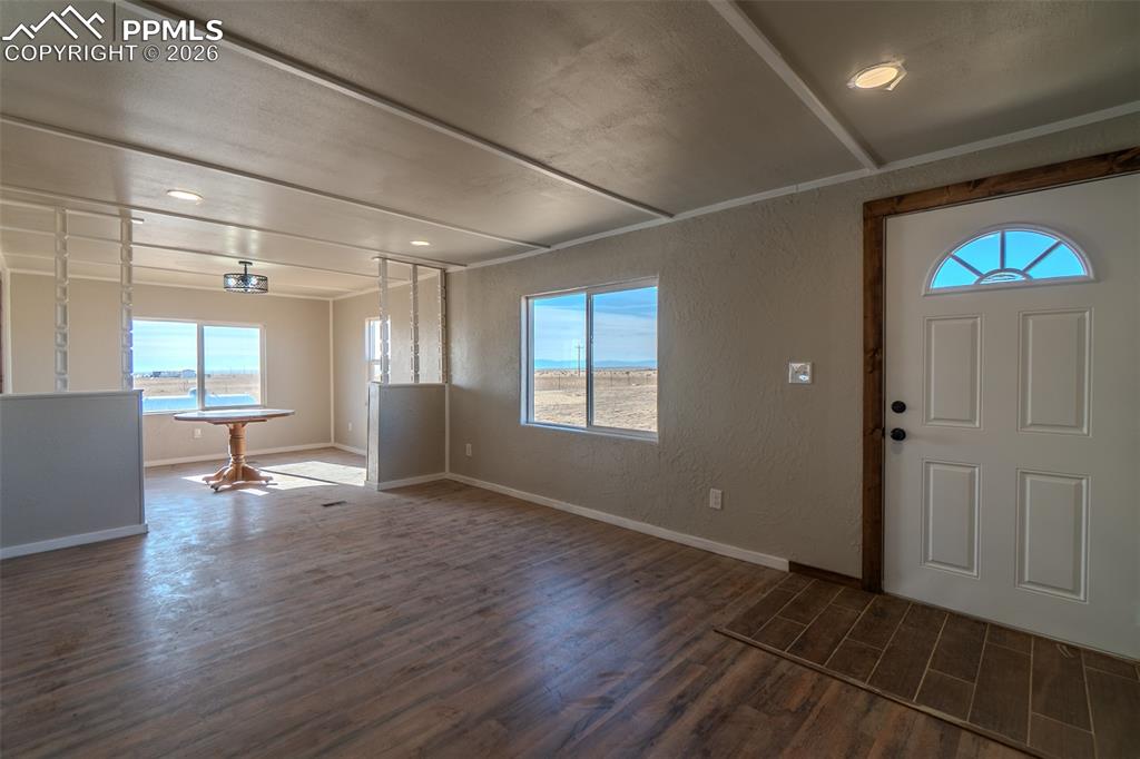 Image 13 of 37: Entry