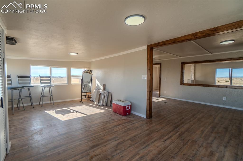 Image 28 of 37: Office