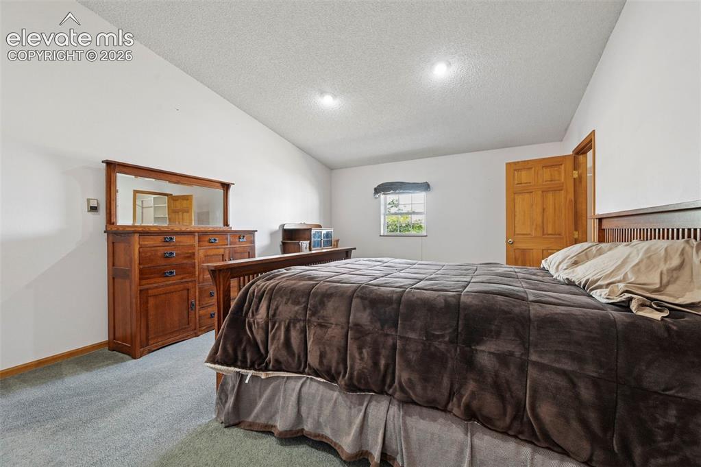 Image 15 of 50: Bedroom
