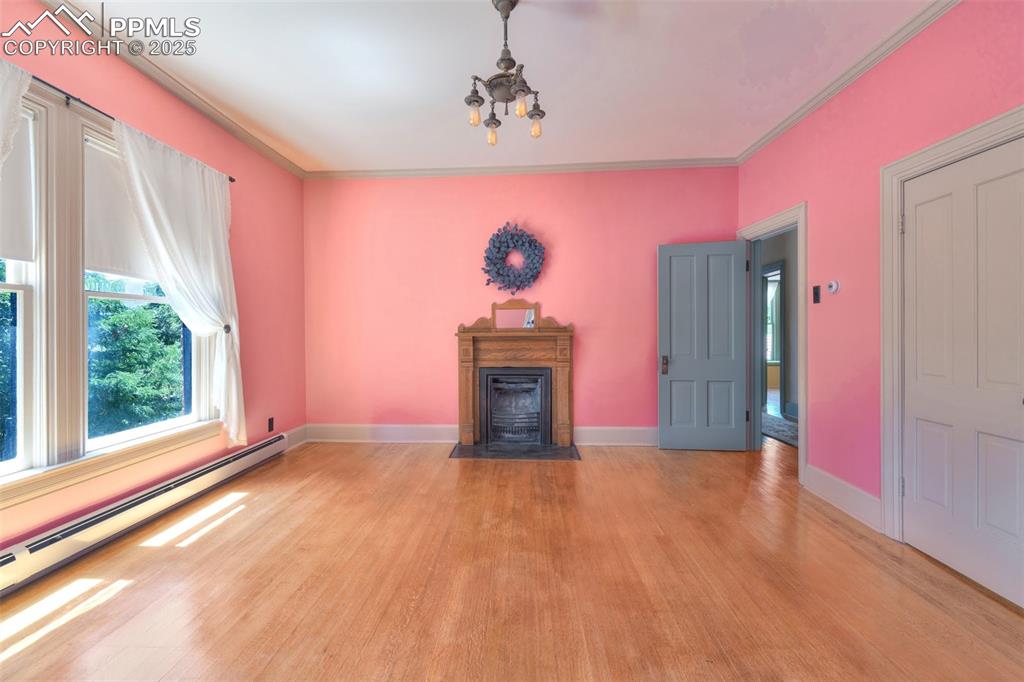 Image 11 of 45: Living Room