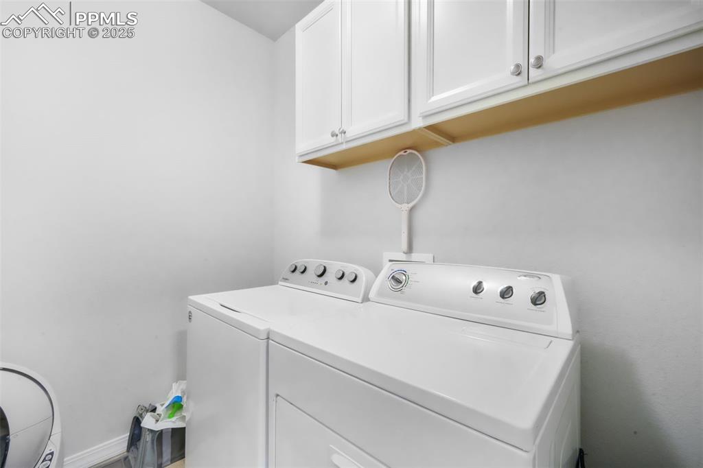 Image 27 of 50: Laundry