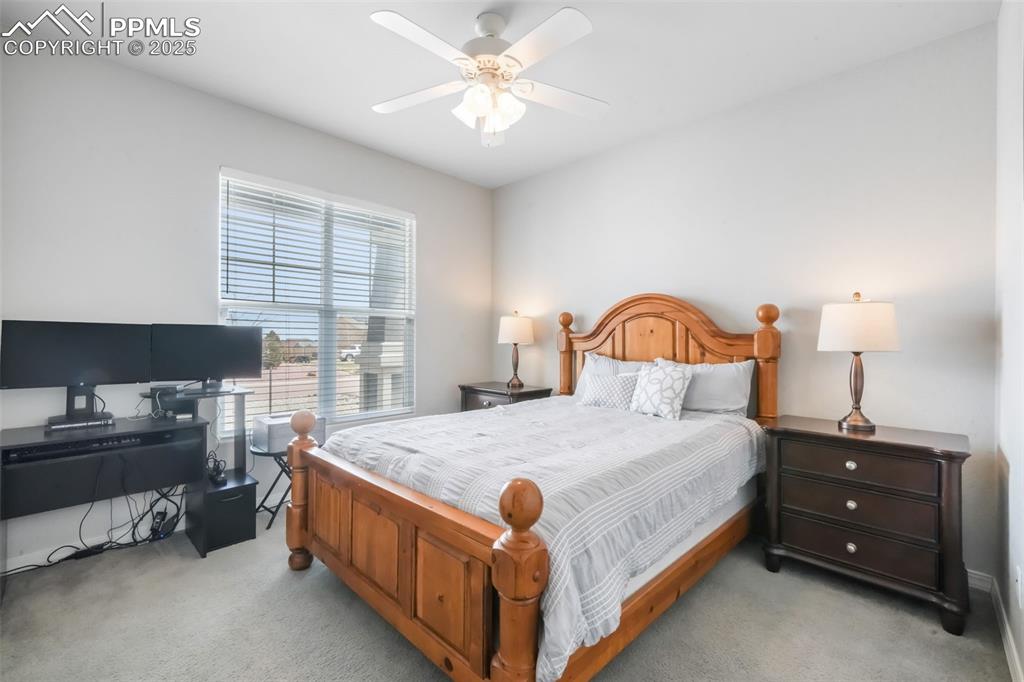 Image 3 of 50: Bedroom