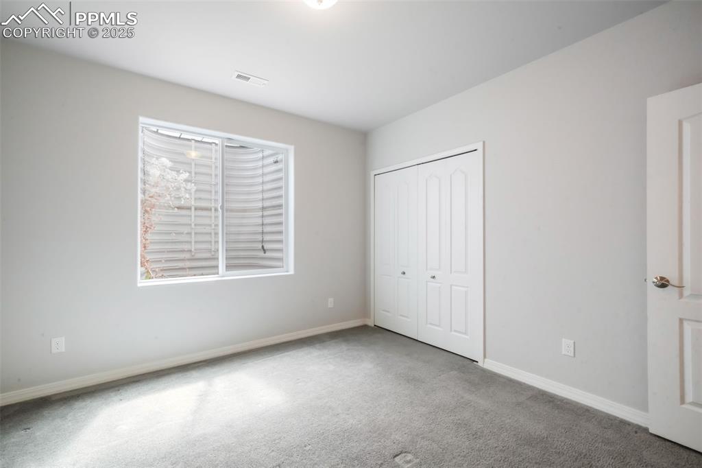 Image 32 of 50: Bedroom