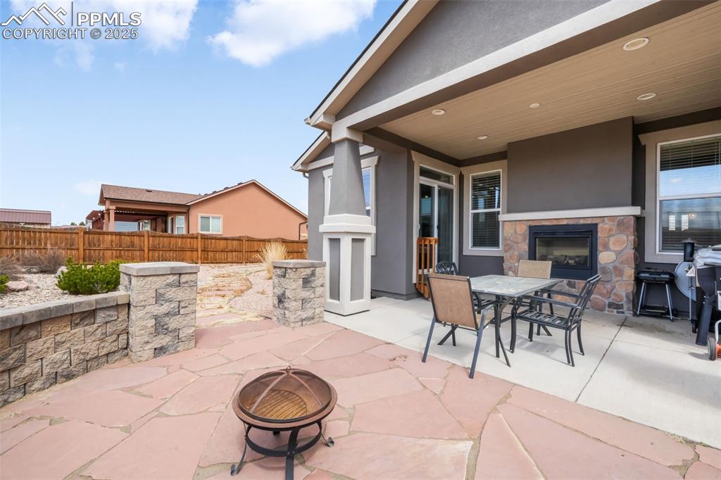 Image 37 of 50: Patio