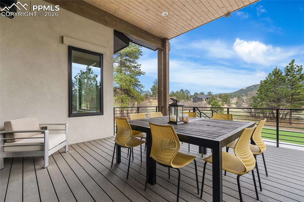 Image 13 of 32: Deck