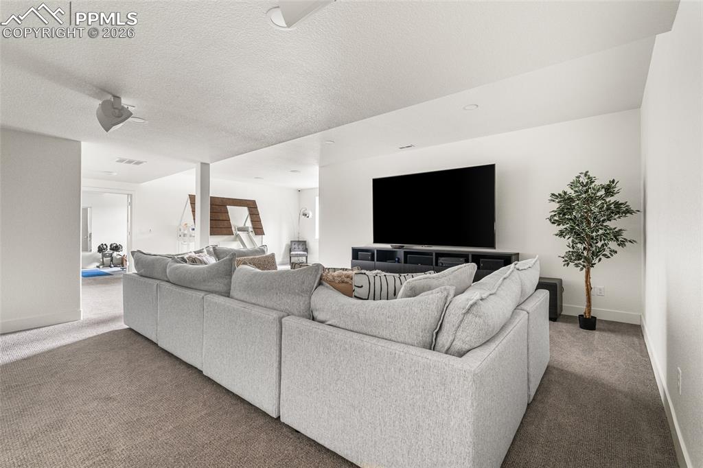 Image 22 of 32: Living Room