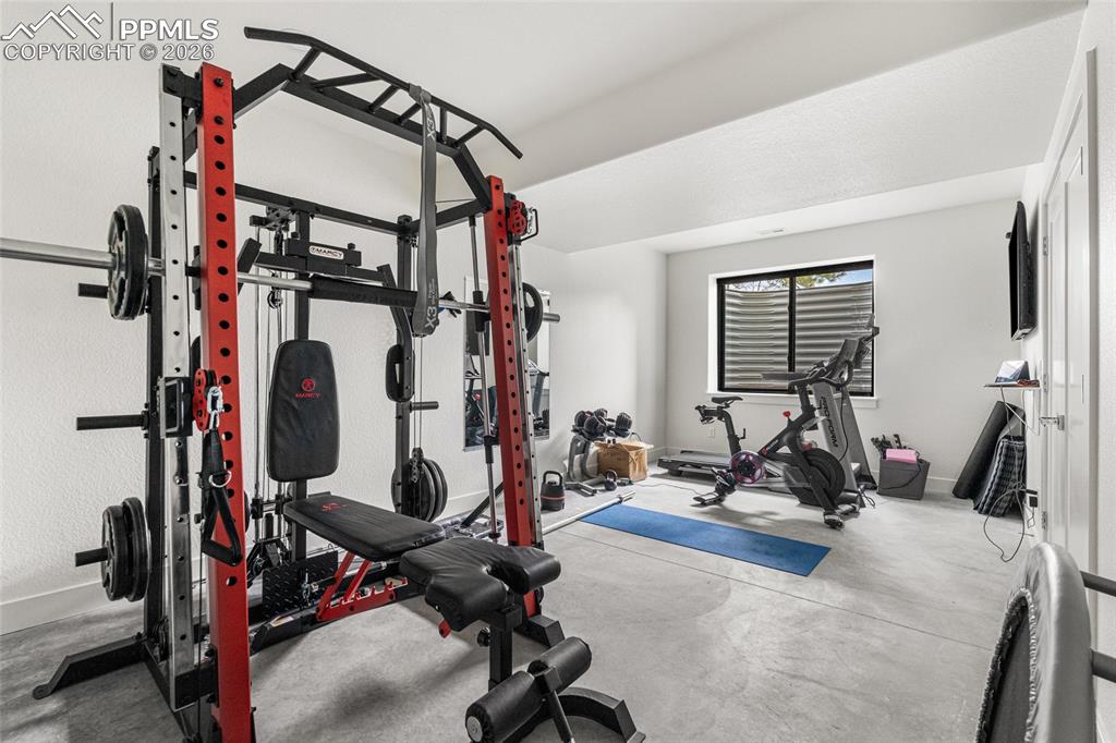 Image 25 of 32: Exercise Room