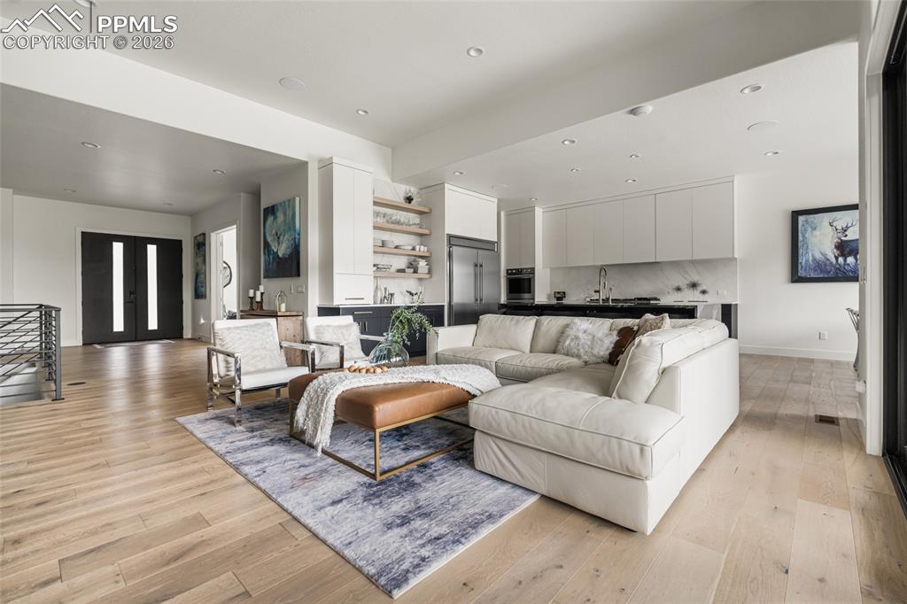 Image 8 of 32: Pantry