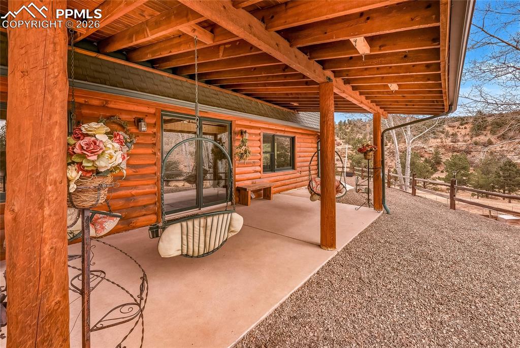 Image 25 of 50: Patio