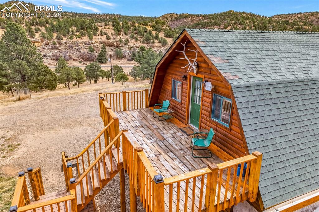 Image 41 of 50: Deck