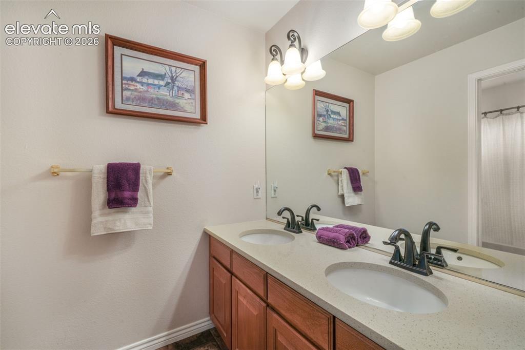 Image 44 of 50: Bathroom