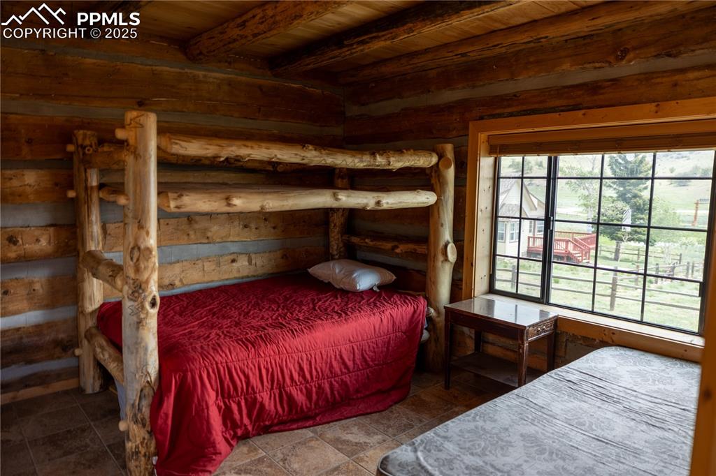 Image 36 of 45: Bedroom