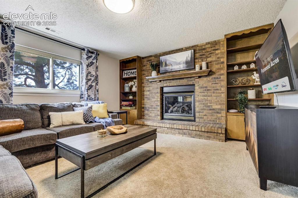 Image 11 of 44: Living Room