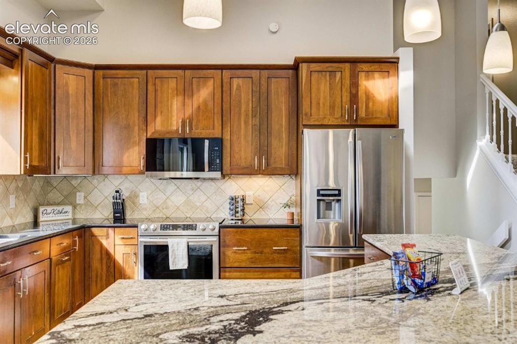 Image 7 of 44: Kitchen